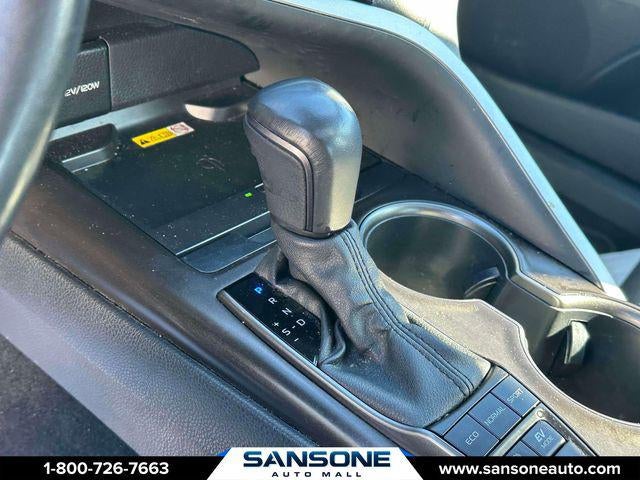 2022 Toyota Camry Hybrid SE