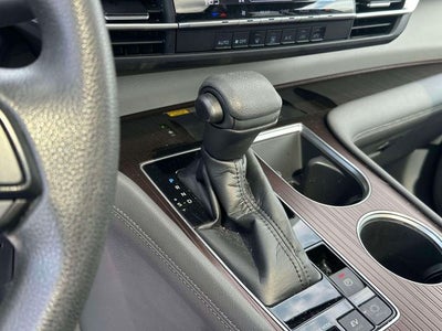 2022 Toyota Sienna LE 8 Passenger