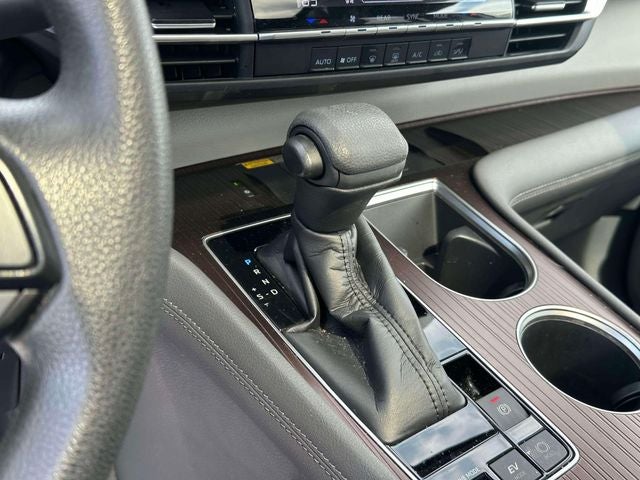 2022 Toyota Sienna LE 8 Passenger