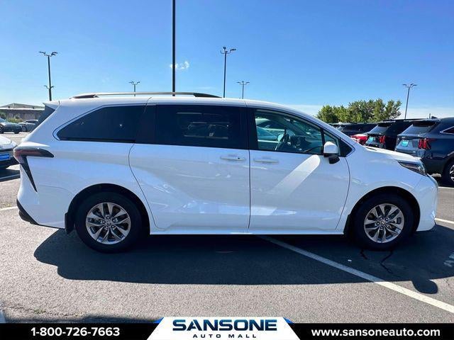2025 Toyota Sienna LE 8 Passenger