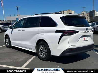 2025 Toyota Sienna LE 8 Passenger