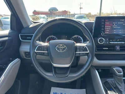 2022 Toyota Highlander LE