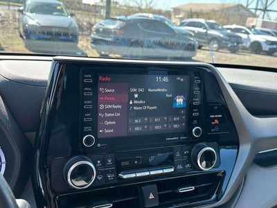 2022 Toyota Highlander LE