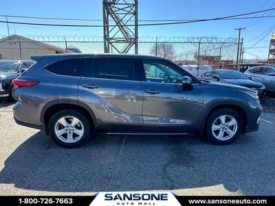 2022 Toyota Highlander LE