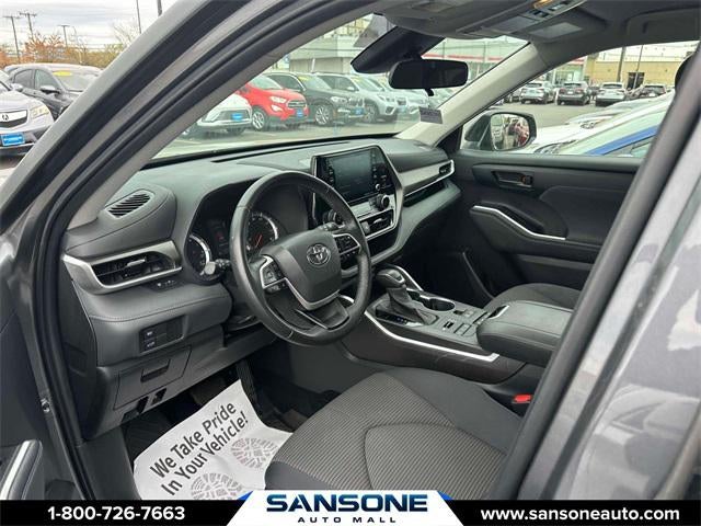 2022 Toyota Highlander LE