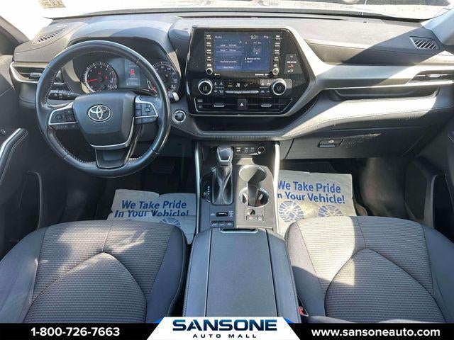2022 Toyota Highlander LE