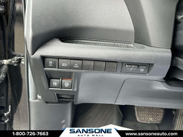 2022 Toyota Sienna XSE 7 Passenger