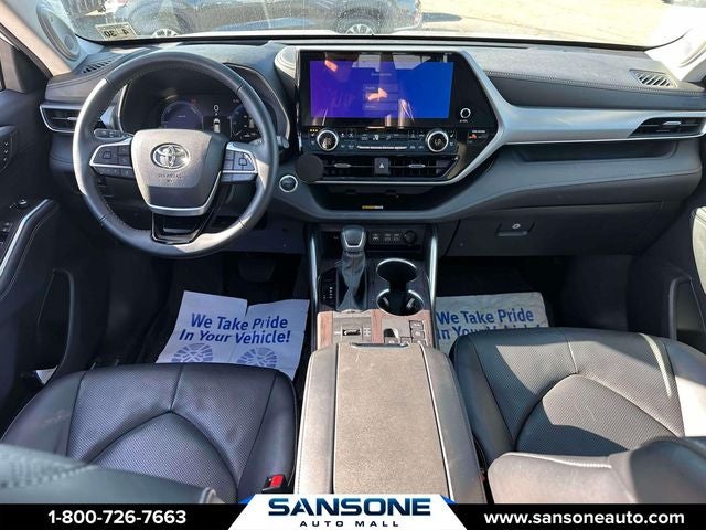 2025 Toyota Highlander Hybrid Platinum