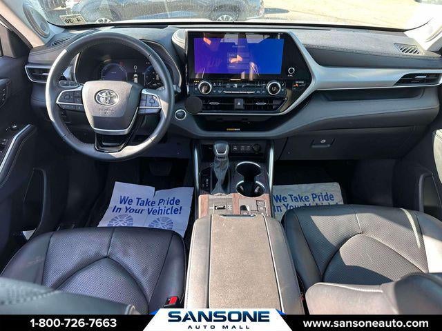 2025 Toyota Highlander Hybrid Platinum