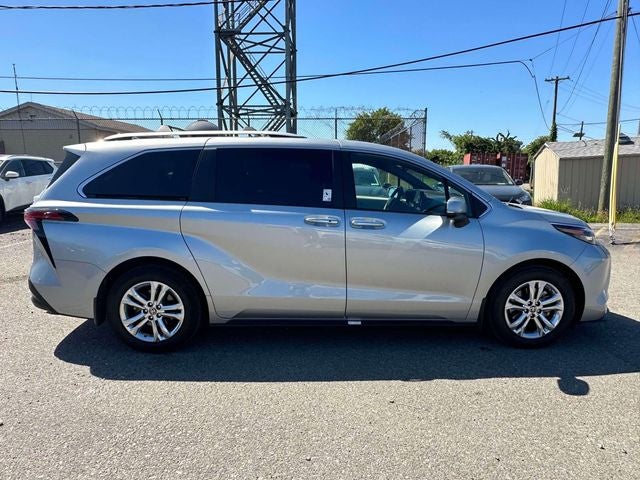 2024 Toyota Sienna Platinum 7 Passenger