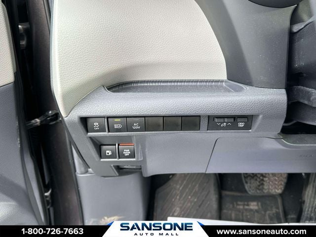 2024 Toyota Sienna XLE 8 Passenger