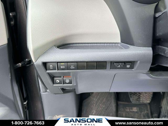 2024 Toyota Sienna XLE 8 Passenger