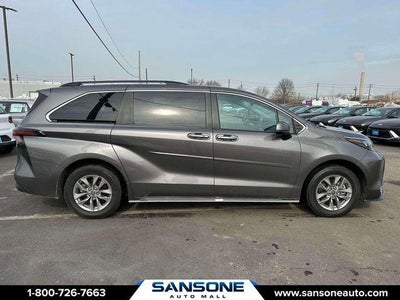 2024 Toyota Sienna XLE 8 Passenger