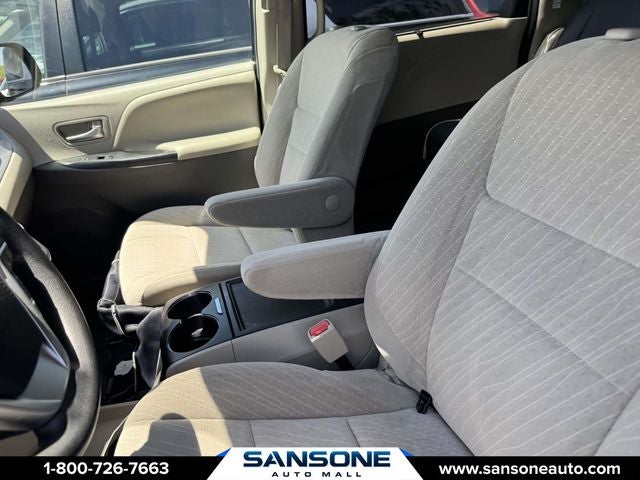 2020 Toyota Sienna LE 7 Passenger