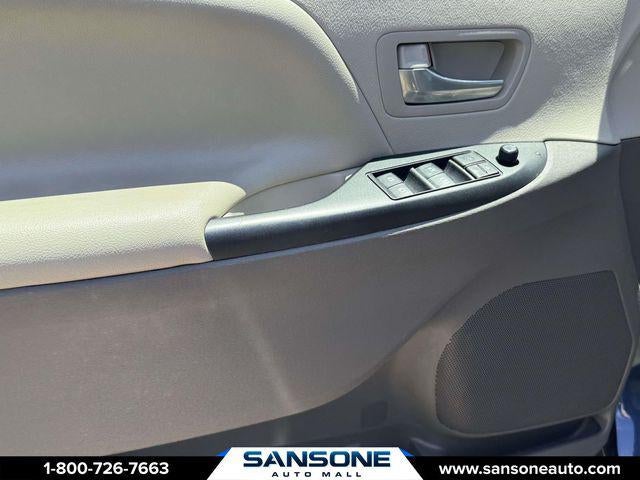 2020 Toyota Sienna LE 7 Passenger