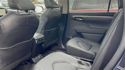 2024 Toyota Highlander Platinum