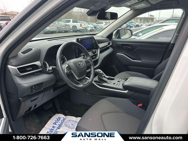 2023 Toyota Highlander LE