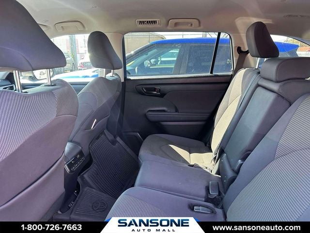 2024 Toyota Highlander LE