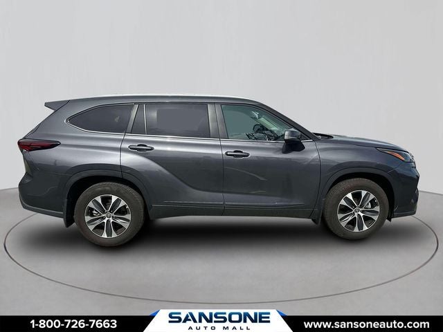 2025 Toyota Highlander XLE