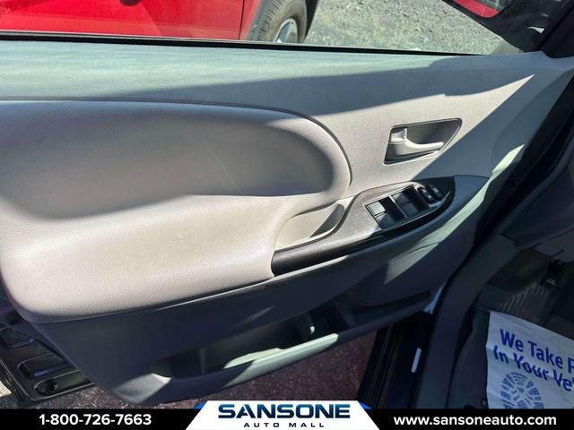 2014 Toyota Sienna LE