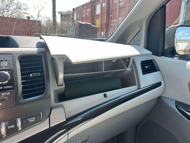 2014 Toyota Sienna LE