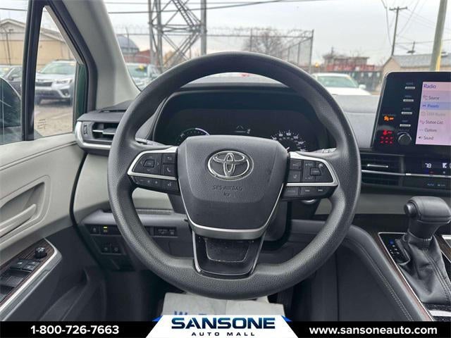 2021 Toyota Sienna LE 8 Passenger