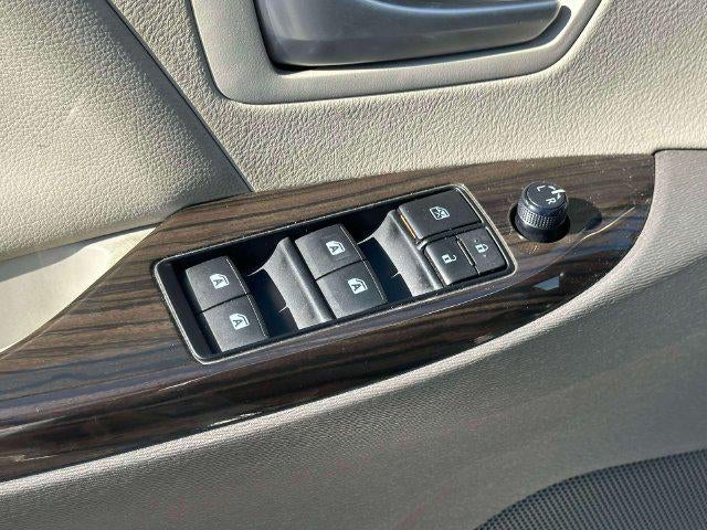 2015 Toyota Sienna XLE 8 Passenger