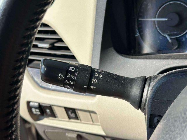 2015 Toyota Sienna XLE 8 Passenger