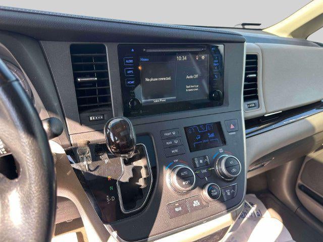 2015 Toyota Sienna XLE 8 Passenger