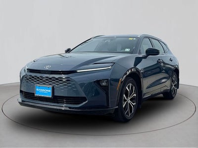 2025 Toyota Crown Signia XLE