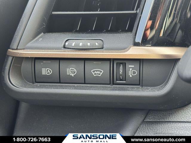 2025 Toyota Crown Signia XLE