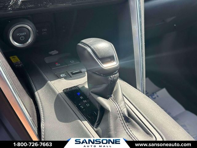 2024 Toyota Venza LE