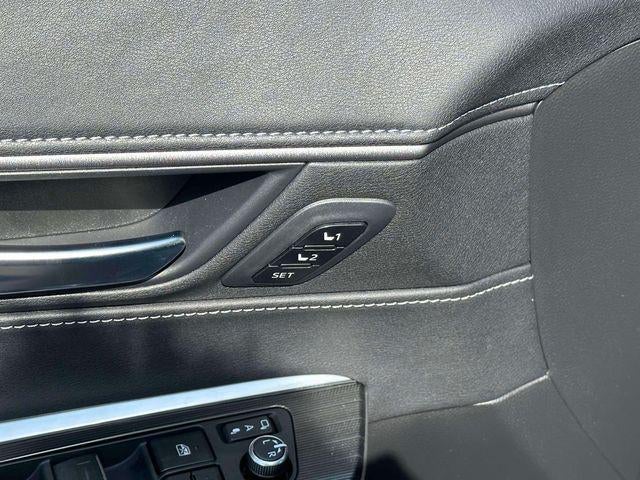 2023 Toyota Venza LE