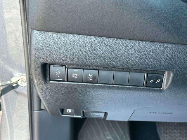 2023 Toyota Venza LE