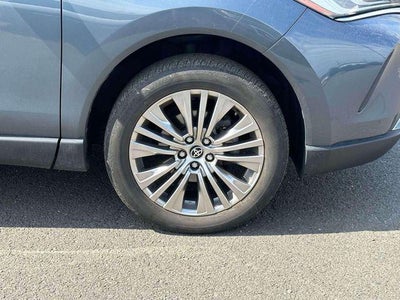2023 Toyota Venza LE