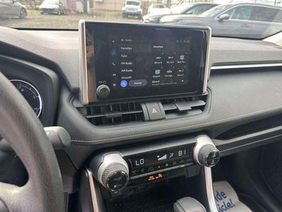 2025 Toyota RAV4 Hybrid LE