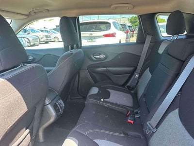 2016 Jeep Cherokee Sport