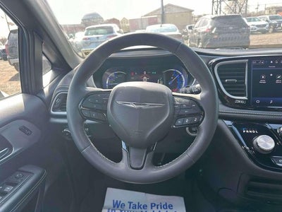 2023 Chrysler Pacifica Hybrid Touring L