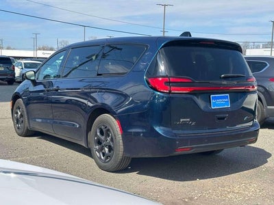 2023 Chrysler Pacifica Hybrid Touring L