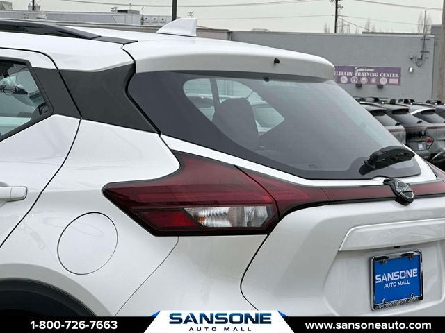 2023 Nissan Kicks SR