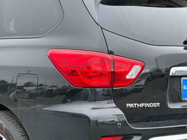 2017 Nissan Pathfinder SL