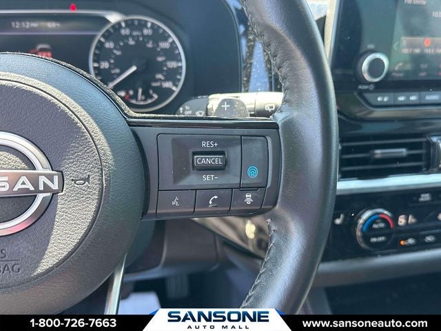 2022 Nissan Pathfinder SV