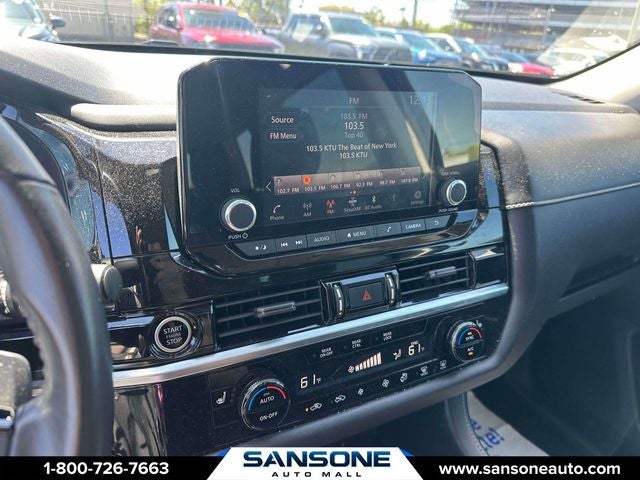 2022 Nissan Pathfinder SV