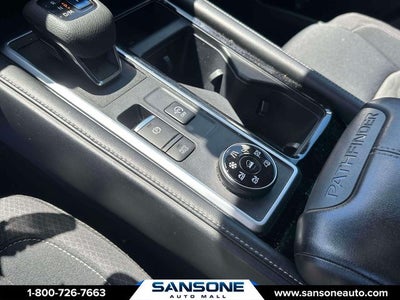 2022 Nissan Pathfinder SV