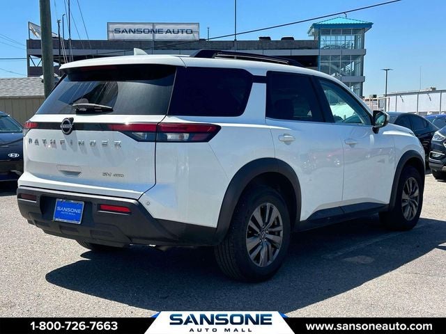 2022 Nissan Pathfinder SV