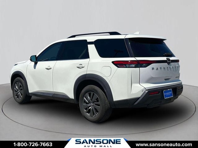 2022 Nissan Pathfinder SV