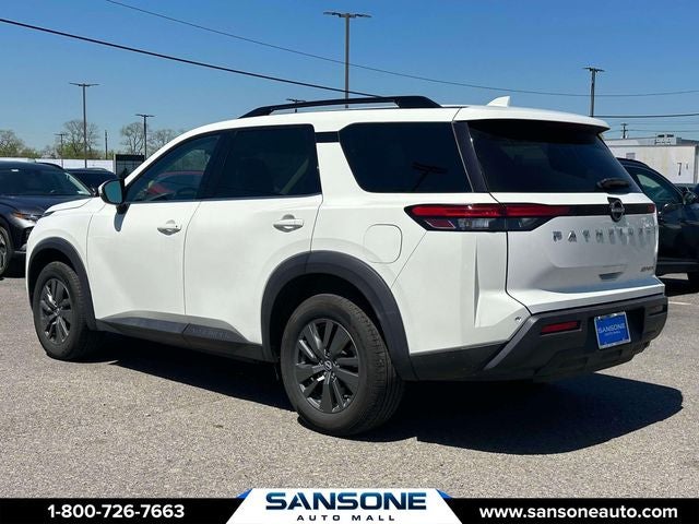 2022 Nissan Pathfinder SV
