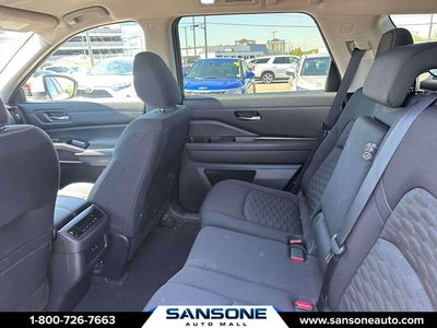 2022 Nissan Pathfinder SV