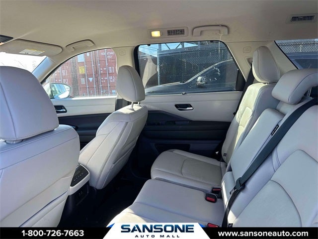 2023 Nissan Pathfinder SL
