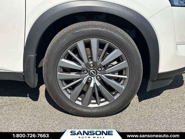 2024 Nissan Pathfinder SL